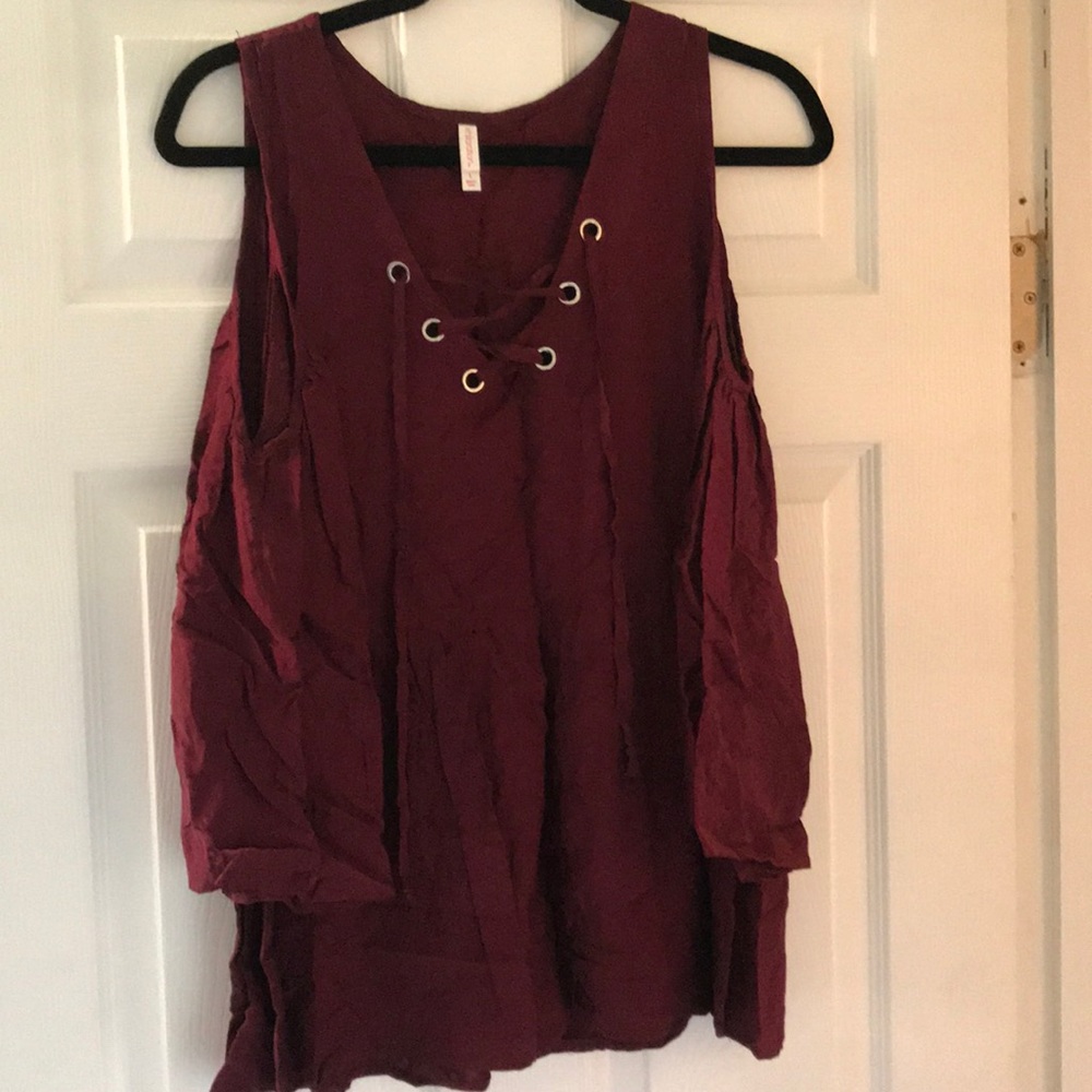 Xhilaration cold should shirt